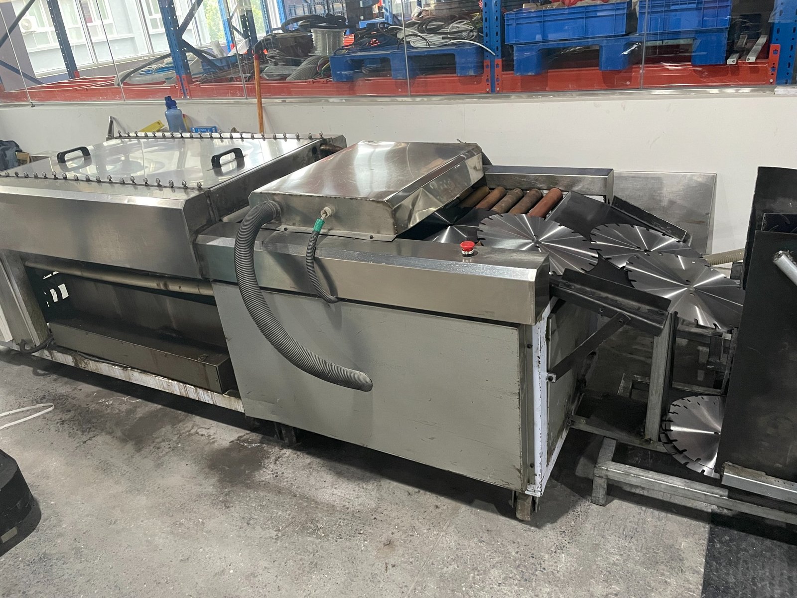 Diamond saw blade surface processing